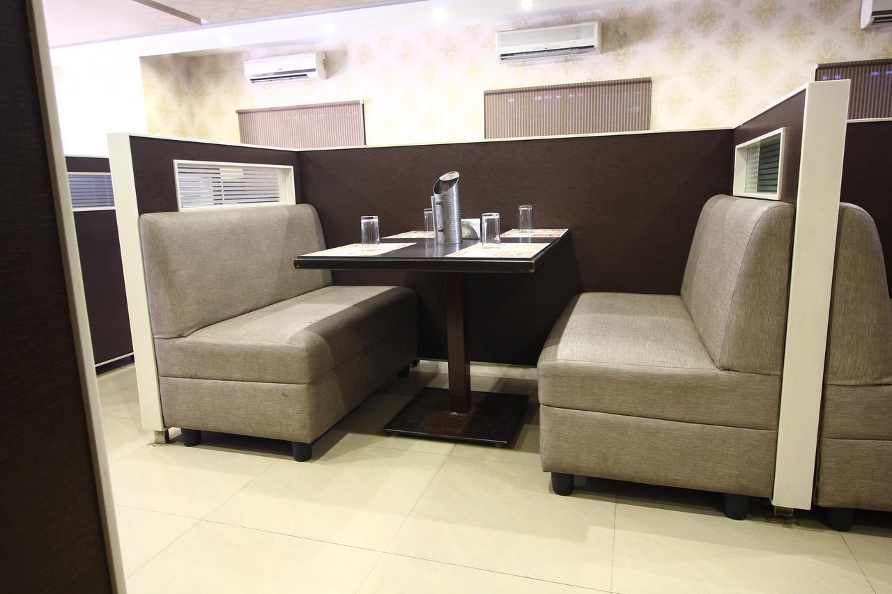 Vels Hotel Puducherry Eksteriør billede